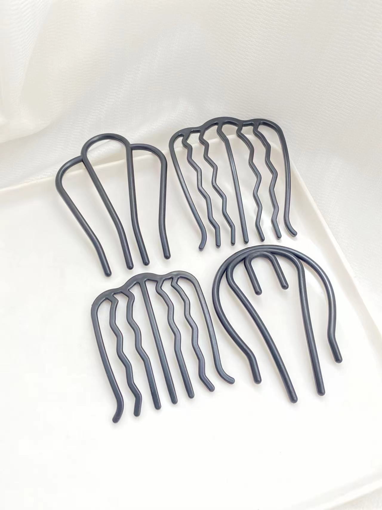 Women Accessories Shop Design - 4 Buah Sisir Rambut Hitam dengan