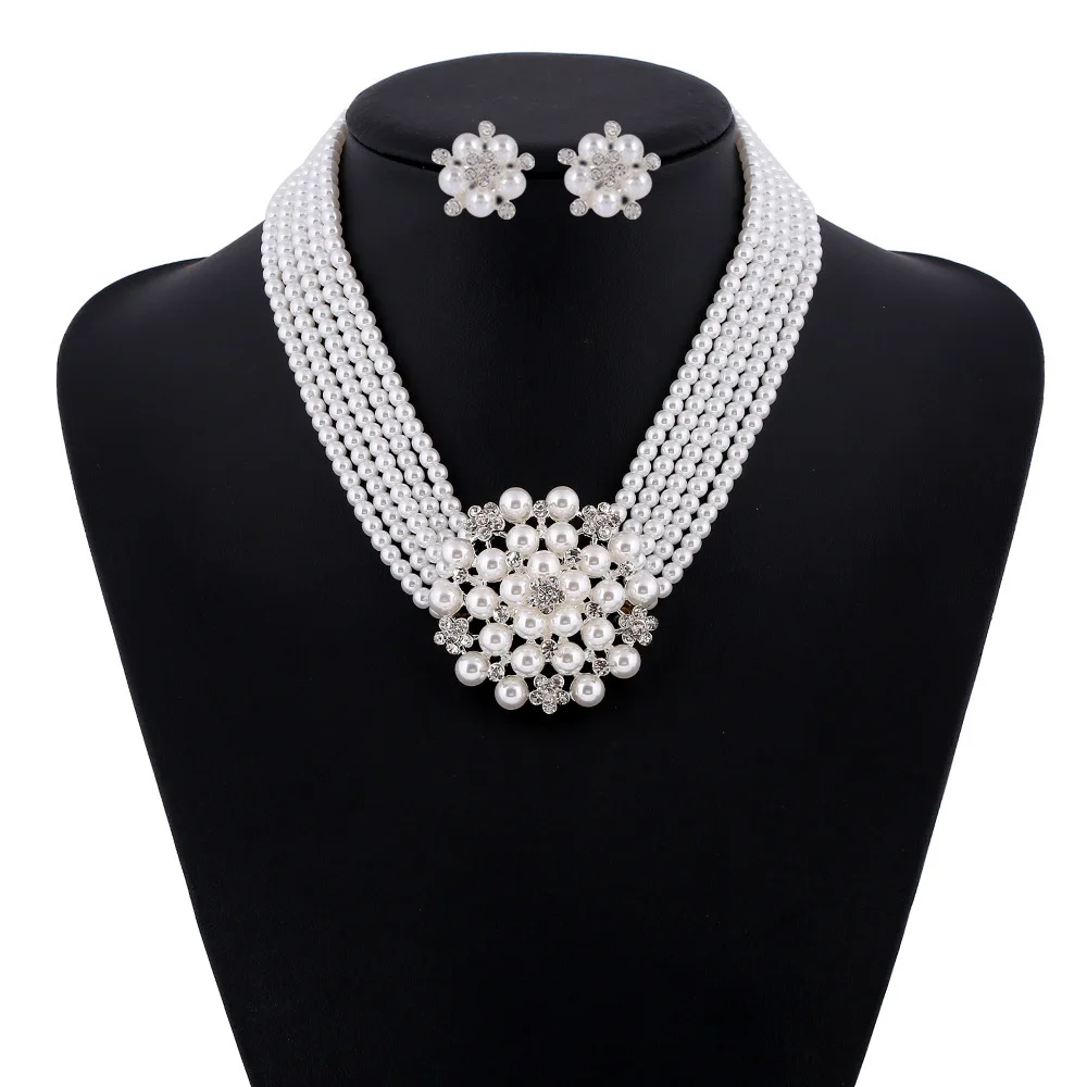Audrey Hepburn Set perhiasan A - Women'S Accessories In The 1950S ulasan dan harga